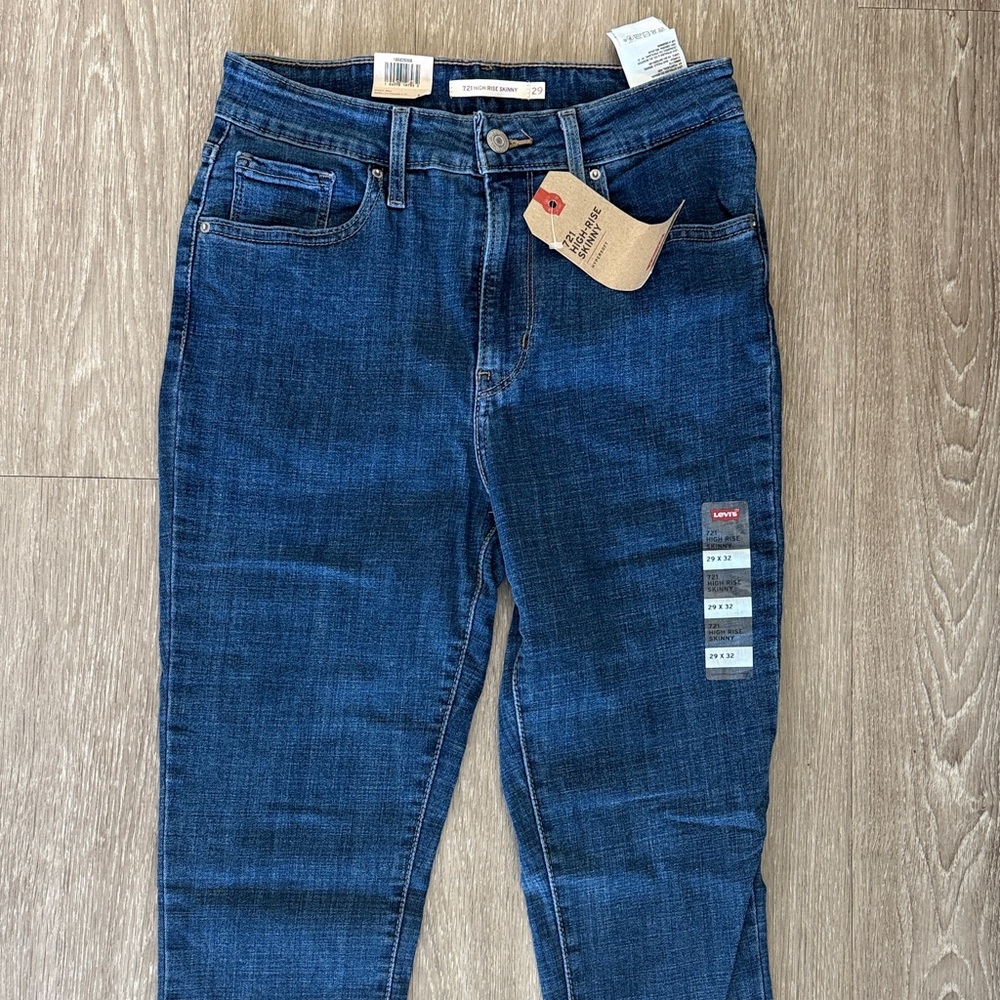 Levi's Dark Indigo women’s Jeans